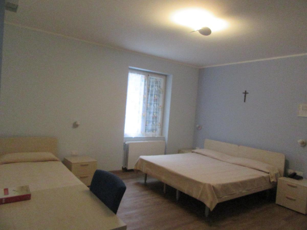 Casa Per Ferie Villa Rossana เลวานโต ภายนอก รูปภาพ