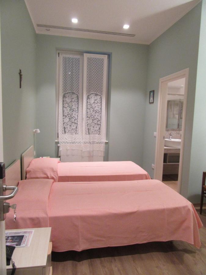 Casa Per Ferie Villa Rossana เลวานโต ภายนอก รูปภาพ
